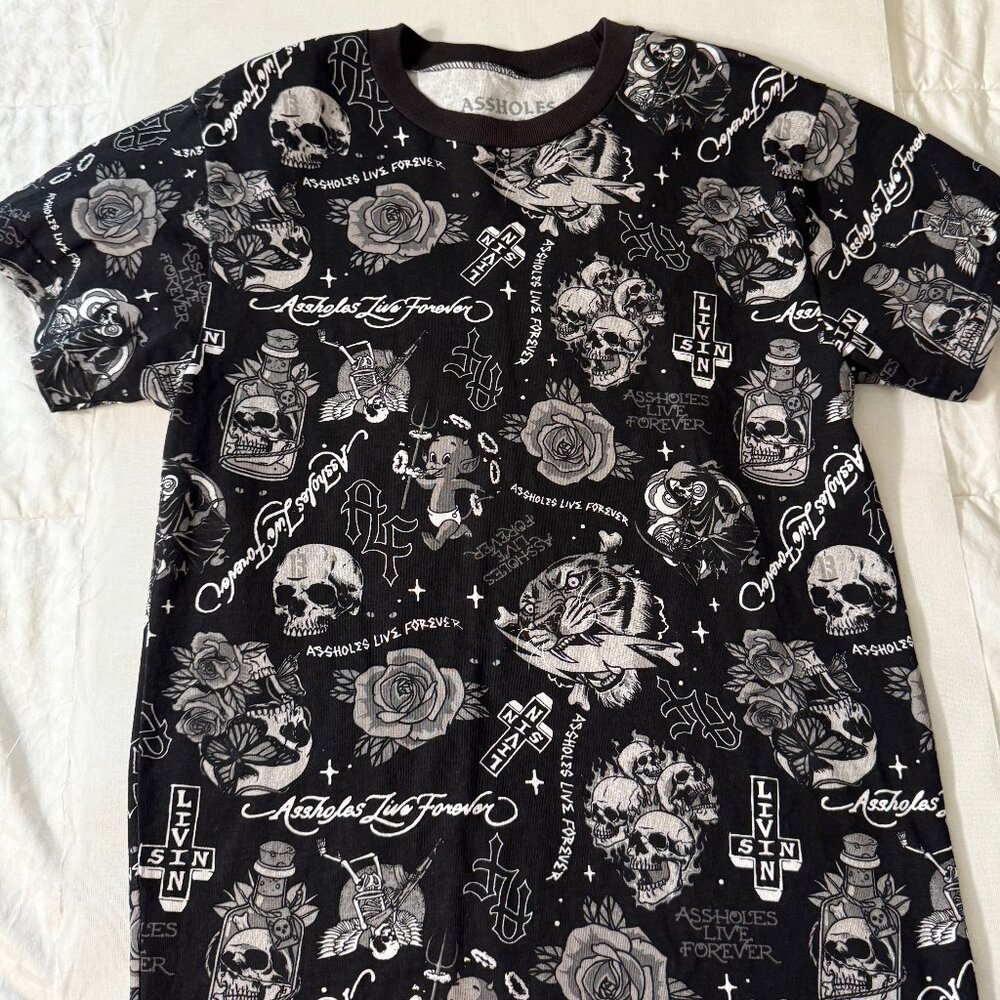 Assholes Live Forever Black/White t-shirt, Men's SMALL, NWOT
